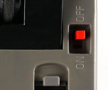 打碟猪玩具底部红柄开关