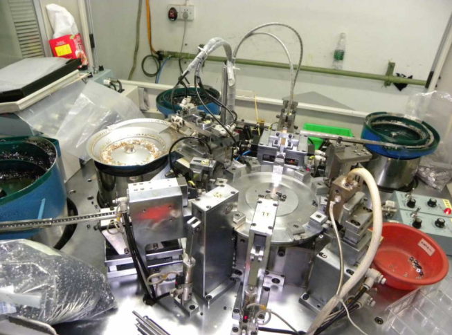 轻触开关自动化生产过程